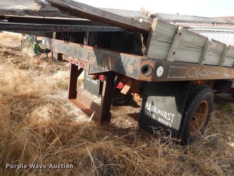 image for item DE1330 1968 International Loadstar 1600 grain truck