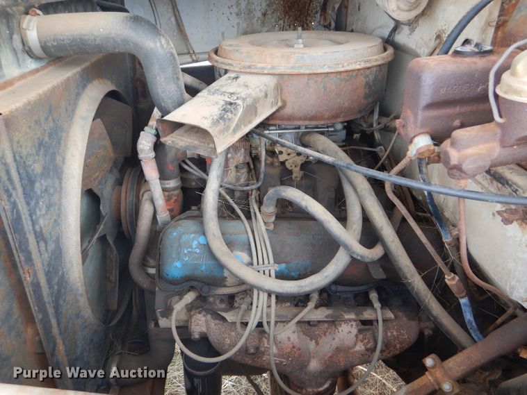 image for item DE1330 1968 International Loadstar 1600 grain truck