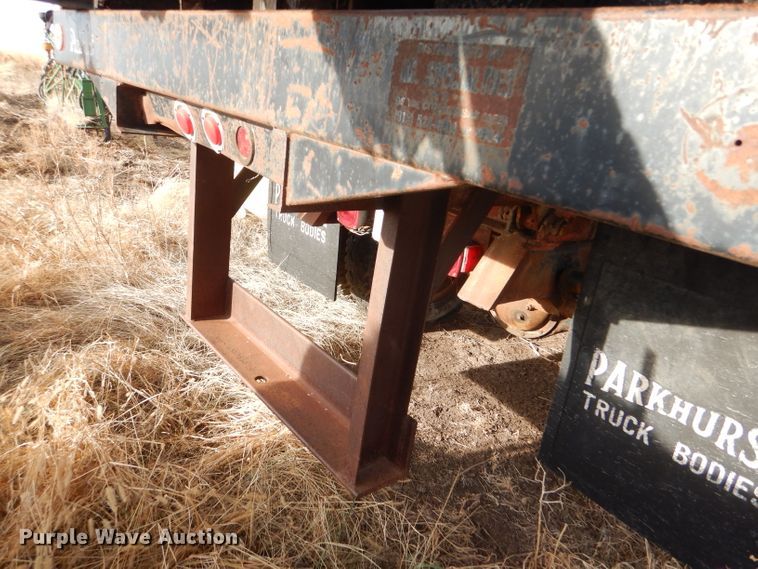 image for item DE1330 1968 International Loadstar 1600 grain truck