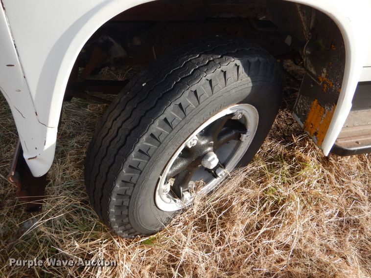 image for item DE1330 1968 International Loadstar 1600 grain truck