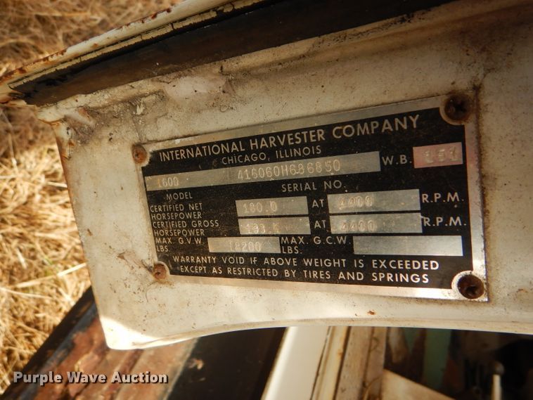 image for item DE1330 1968 International Loadstar 1600 grain truck