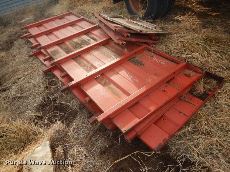 image for item DE1330 1968 International Loadstar 1600 grain truck