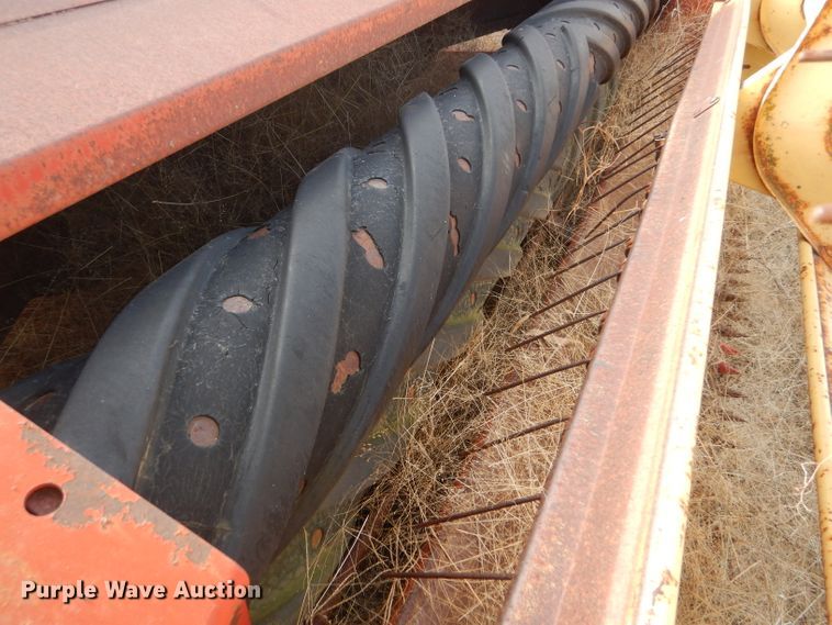 image for item DE1336 New Holland hay equipment