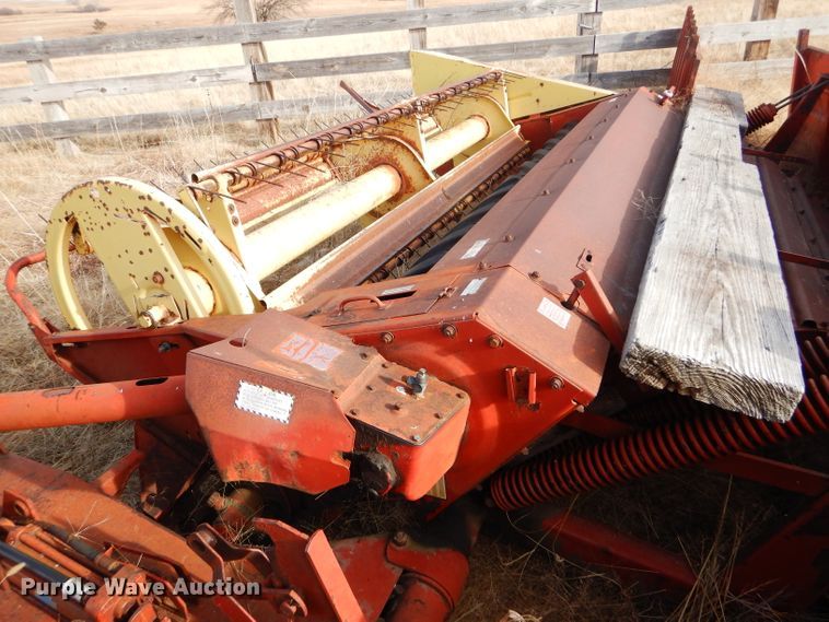 image for item DE1336 New Holland hay equipment