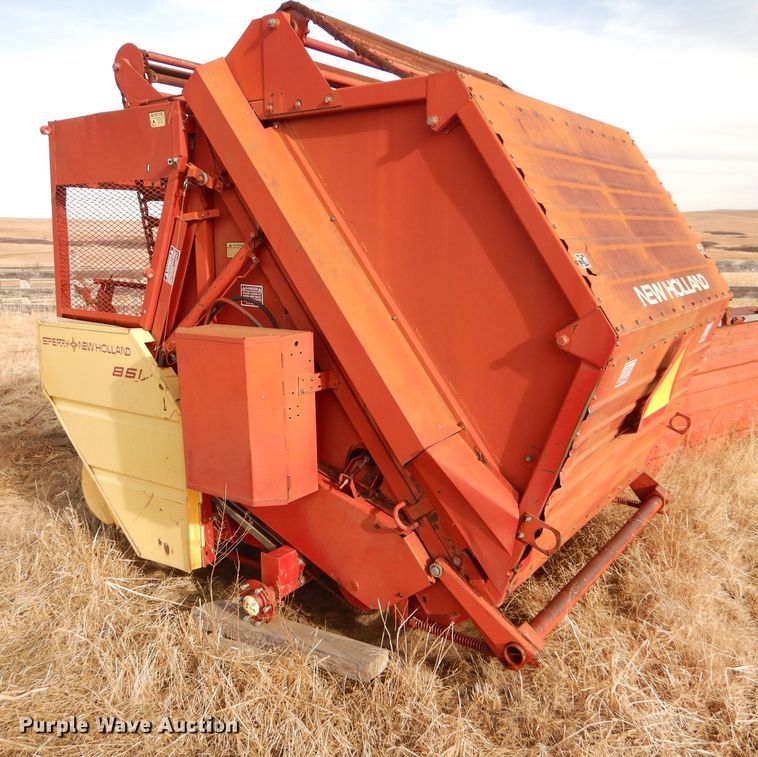 image for item DE1336 New Holland hay equipment