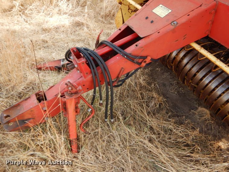 image for item DE1336 New Holland hay equipment