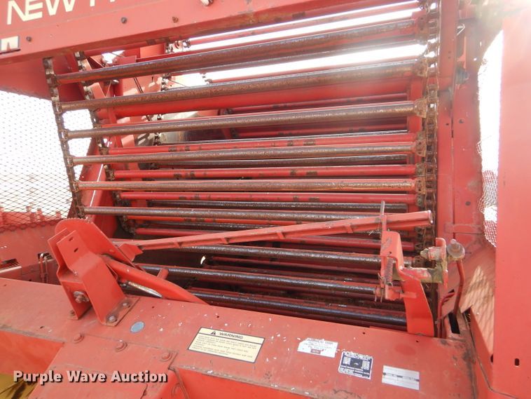 image for item DE1336 New Holland hay equipment