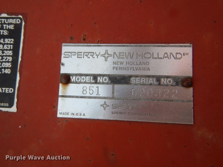 image for item DE1336 New Holland hay equipment