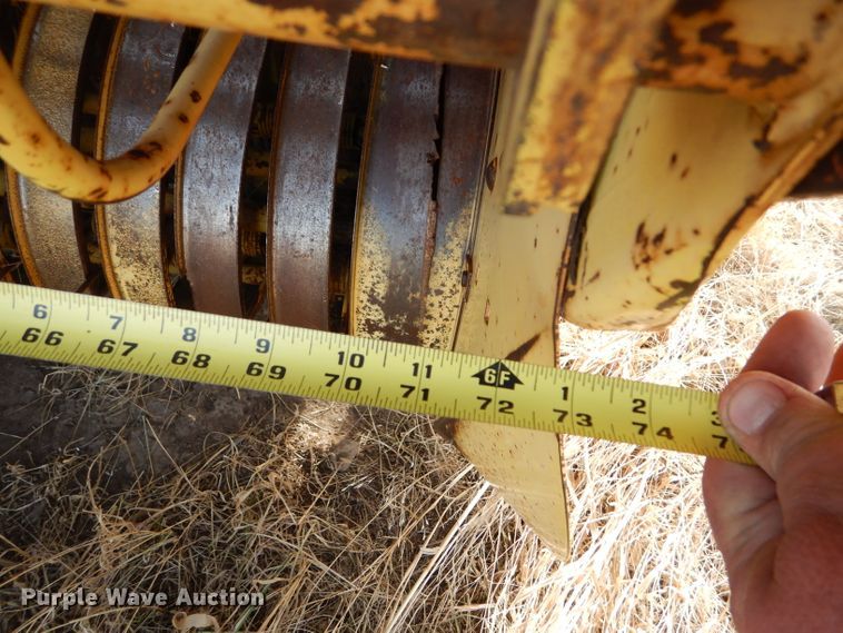 image for item DE1336 New Holland hay equipment