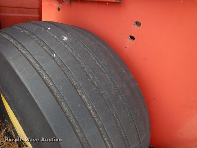 image for item DE1336 New Holland hay equipment