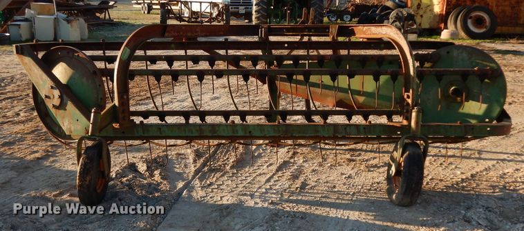 image for item DF2617 John Deere 650 hay rake
