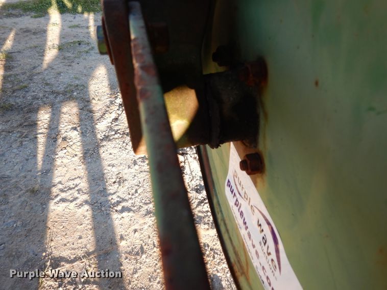 image for item DF2617 John Deere 650 hay rake