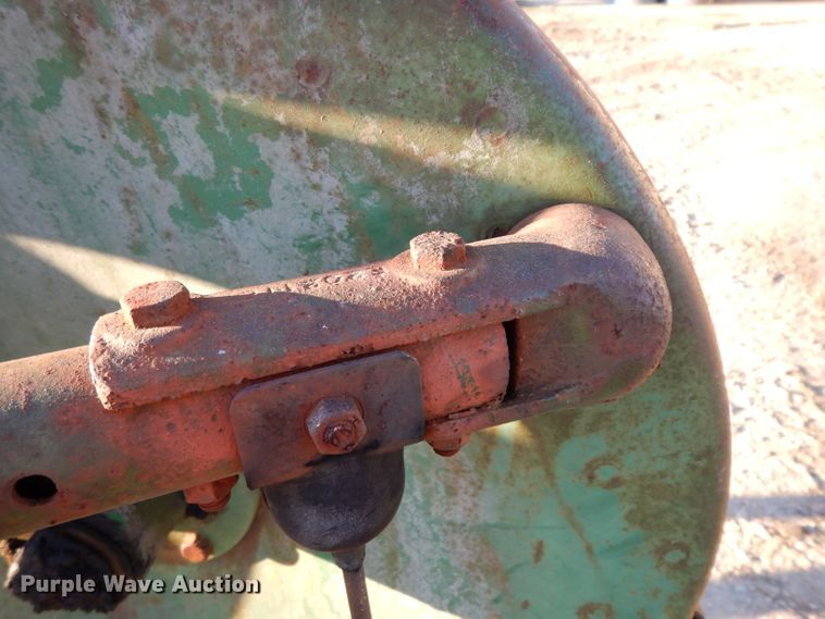 image for item DF2617 John Deere 650 hay rake