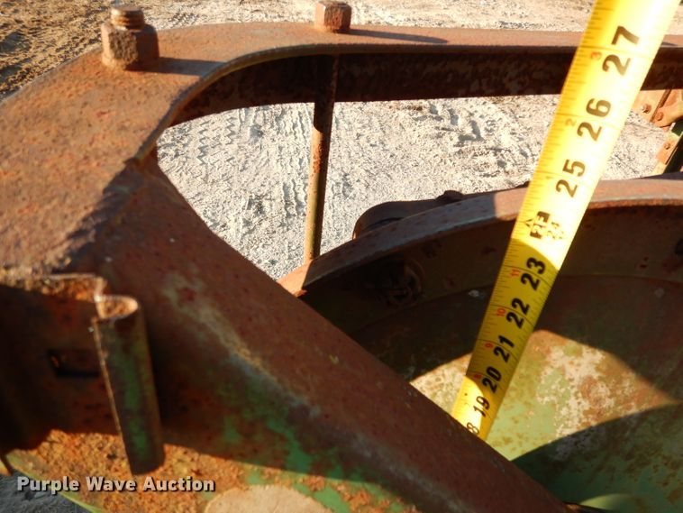 image for item DF2617 John Deere 650 hay rake