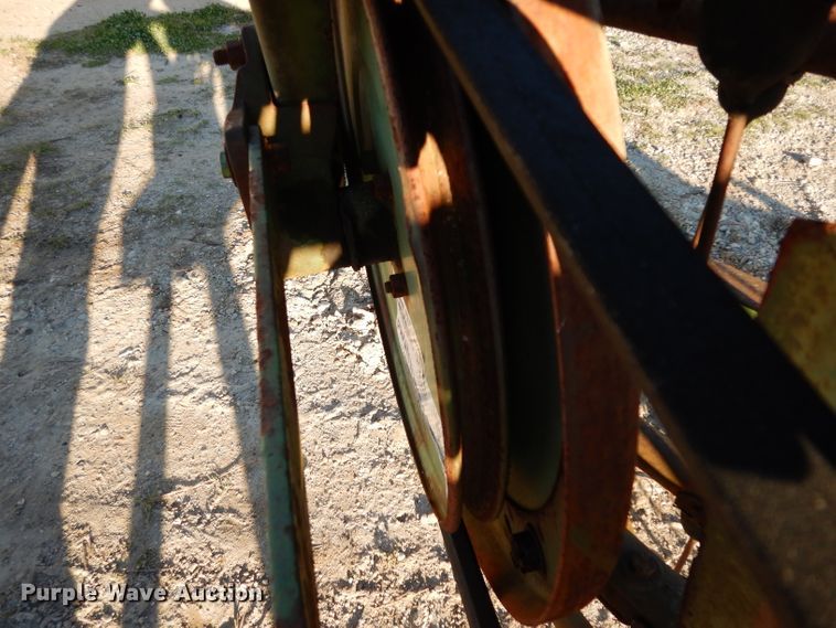 image for item DF2617 John Deere 650 hay rake