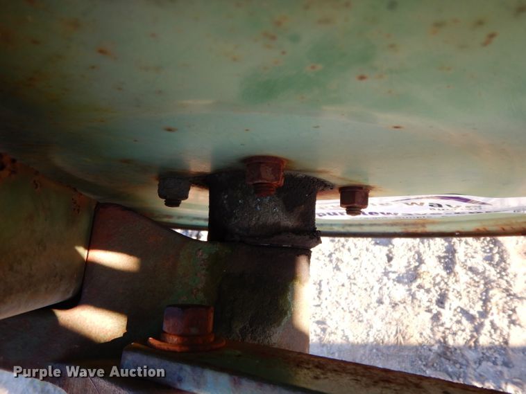 image for item DF2617 John Deere 650 hay rake