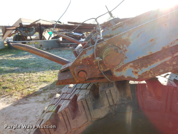 image for item DF2625 Hay bale carrier