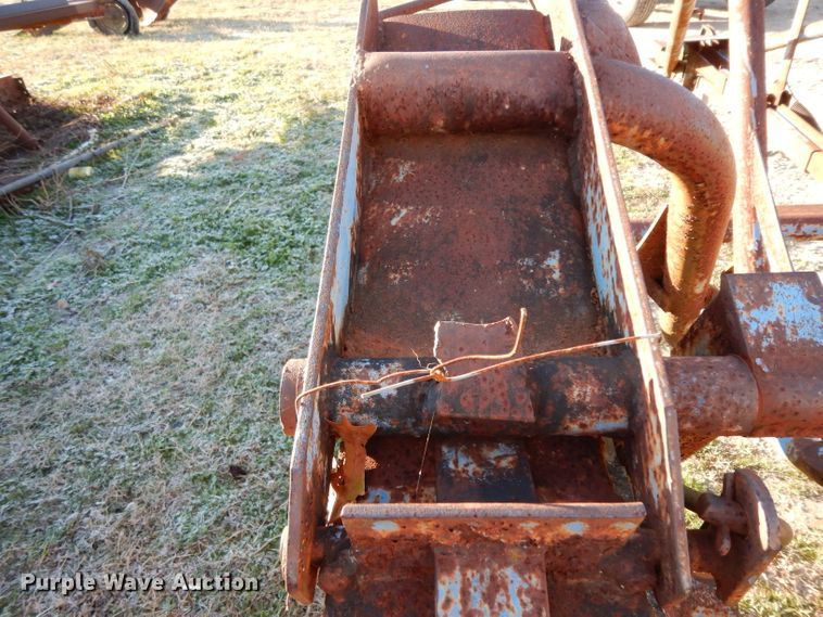 image for item DF2625 Hay bale carrier