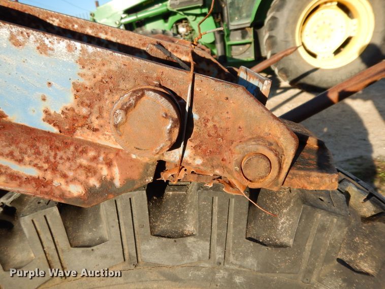 image for item DF2625 Hay bale carrier