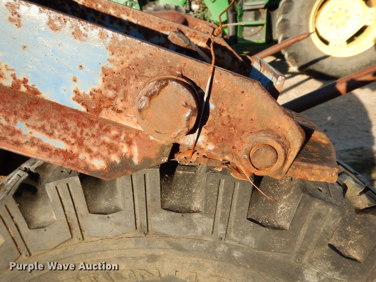 image for item DF2625 Hay bale carrier