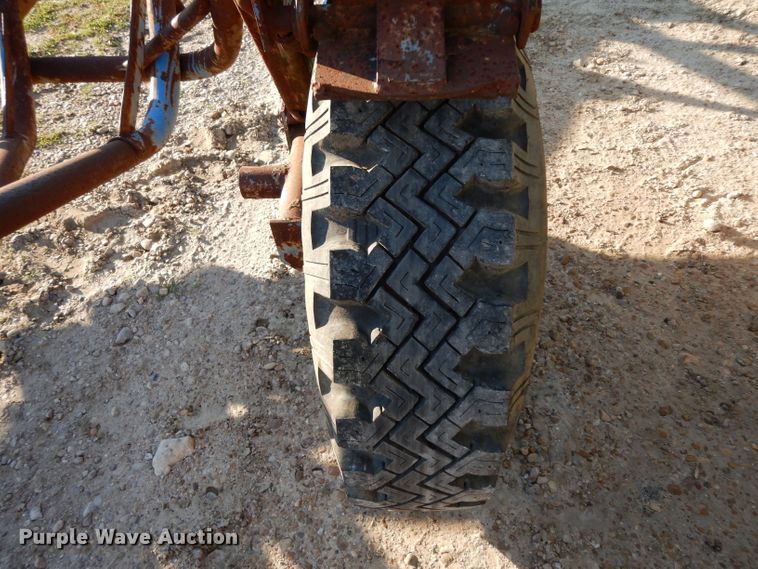 image for item DF2625 Hay bale carrier