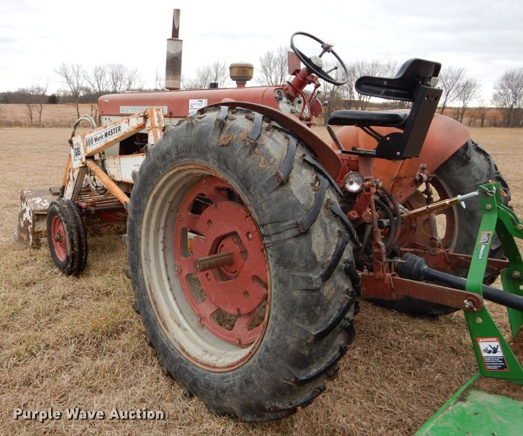 image for item DH4313 1959 International Farmall 460 tractor