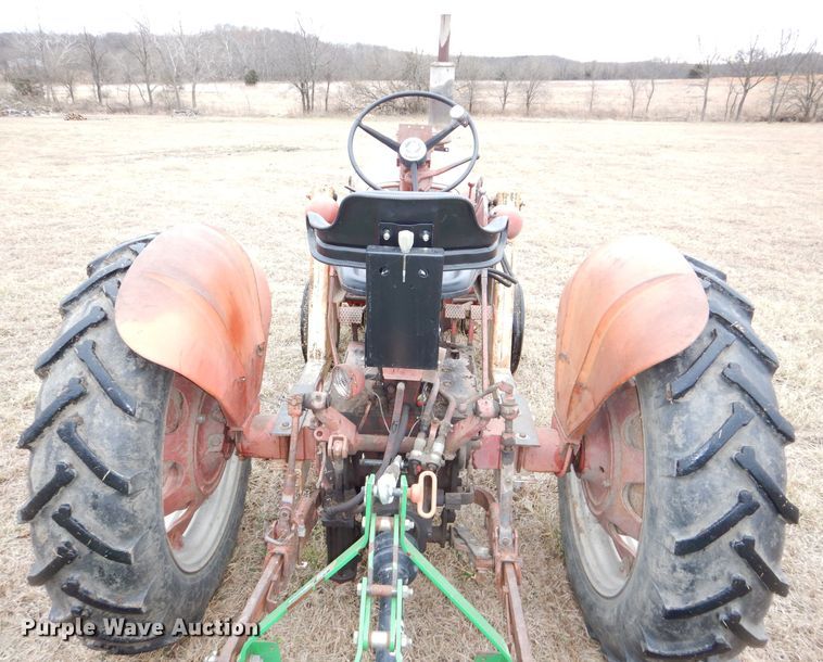 image for item DH4313 1959 International Farmall 460 tractor