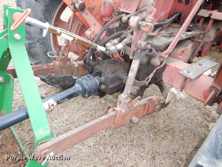 image for item DH4313 1959 International Farmall 460 tractor