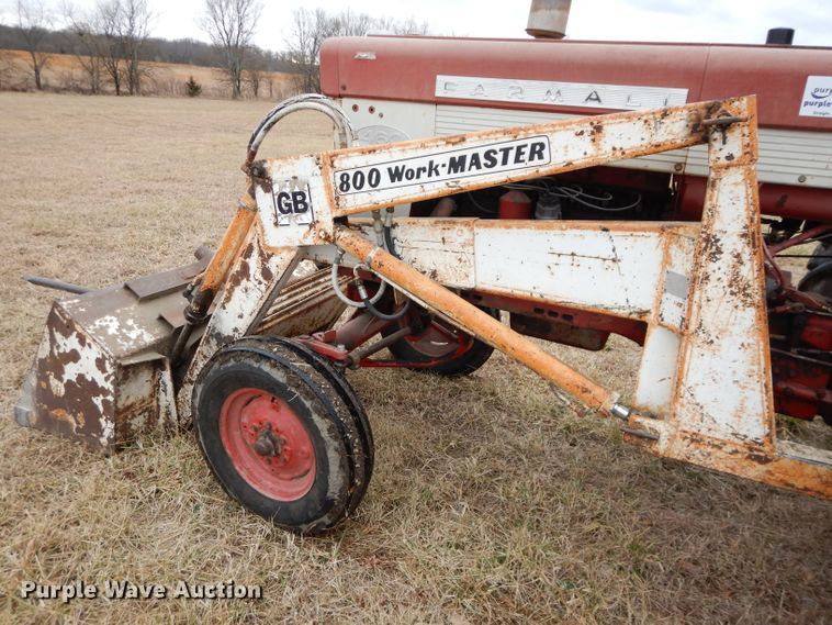 image for item DH4313 1959 International Farmall 460 tractor