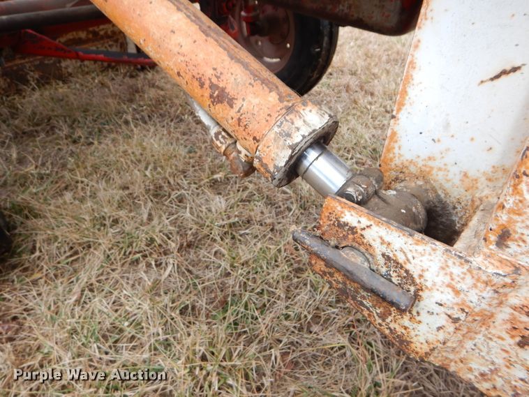 image for item DH4313 1959 International Farmall 460 tractor