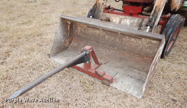 image for item DH4313 1959 International Farmall 460 tractor