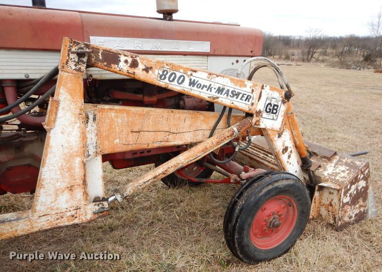 image for item DH4313 1959 International Farmall 460 tractor