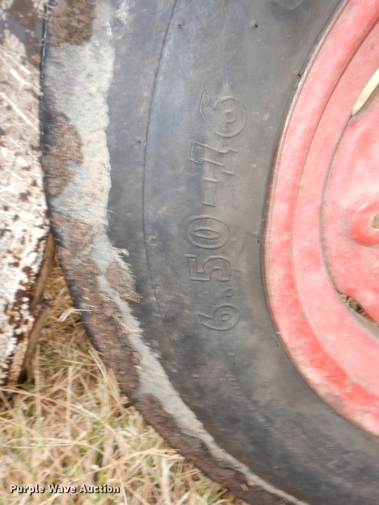 image for item DH4313 1959 International Farmall 460 tractor