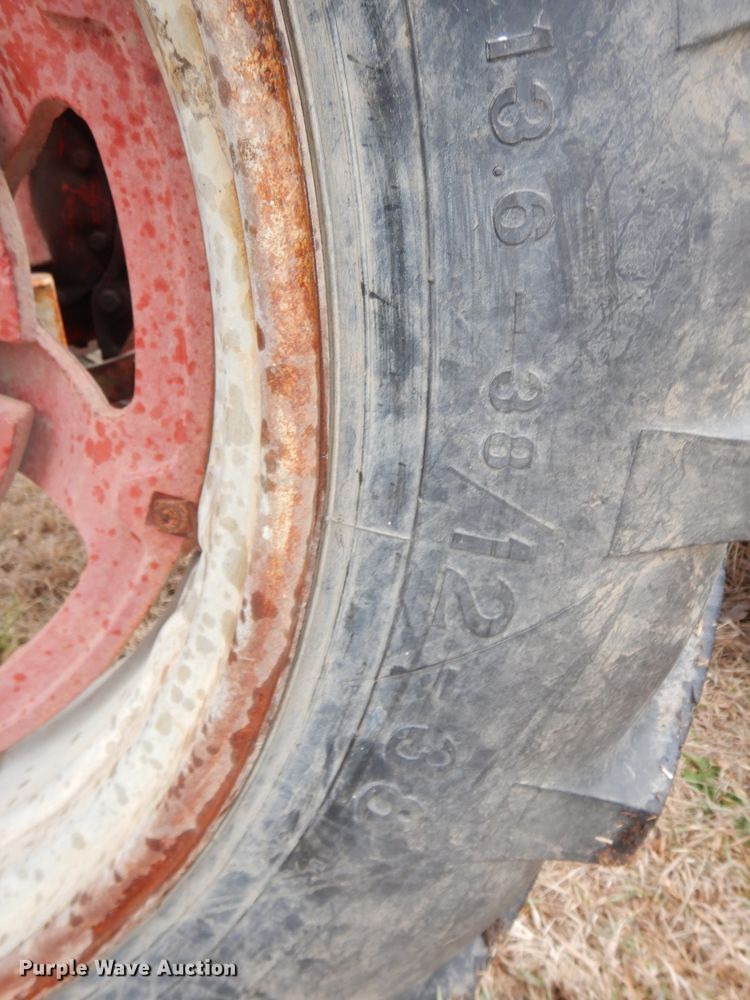 image for item DH4313 1959 International Farmall 460 tractor