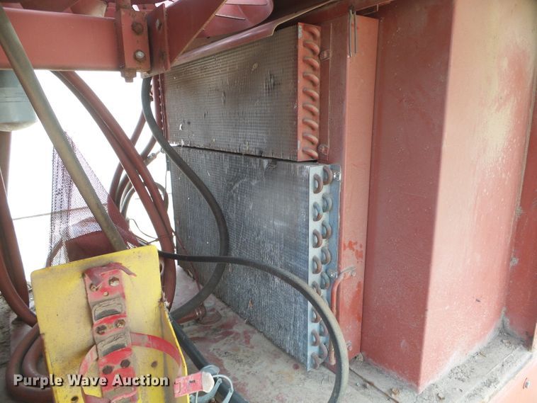 image for item DH4759 1989 Hesston 8400 windrower