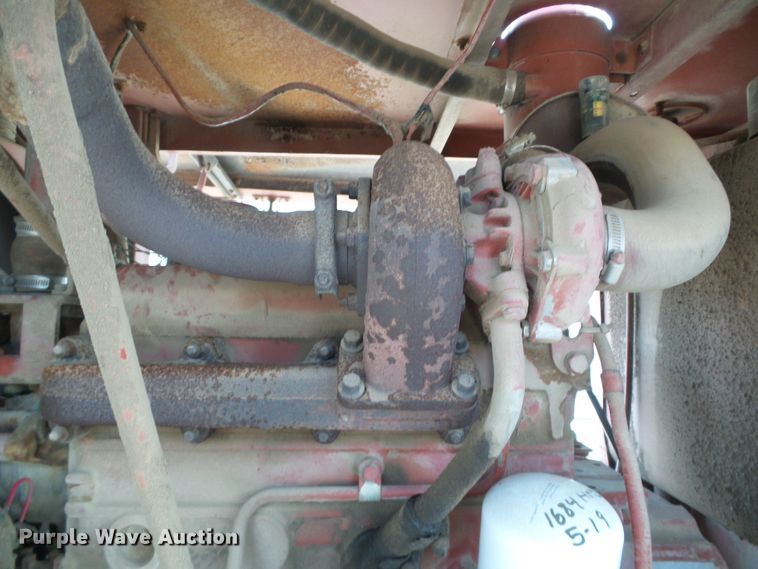 image for item DH4759 1989 Hesston 8400 windrower