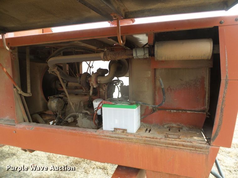 image for item DH4759 1989 Hesston 8400 windrower