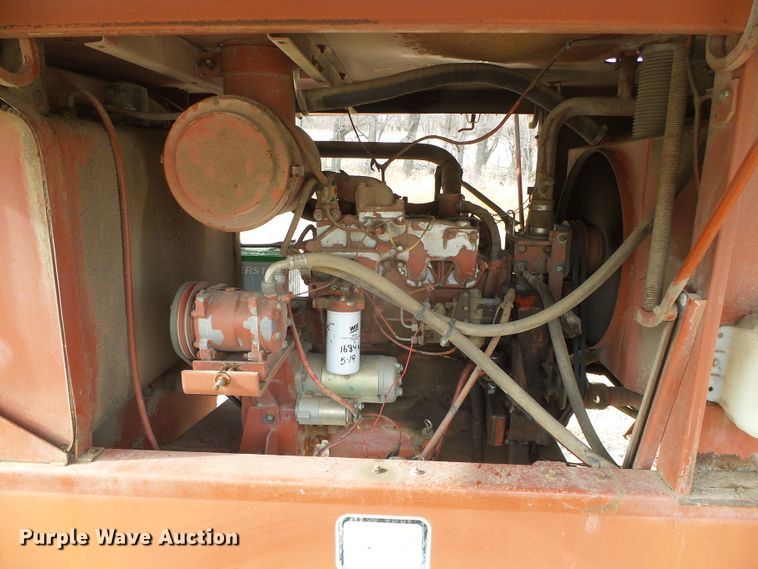 image for item DH4759 1989 Hesston 8400 windrower