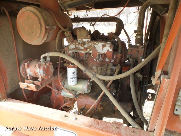 image for item DH4759 1989 Hesston 8400 windrower