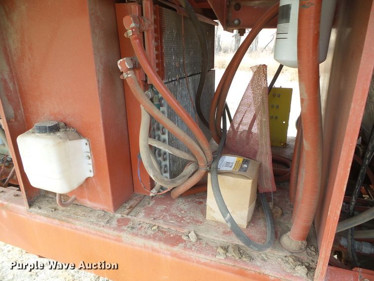 image for item DH4759 1989 Hesston 8400 windrower