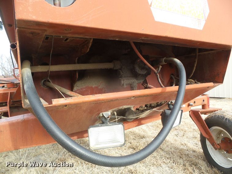 image for item DH4759 1989 Hesston 8400 windrower