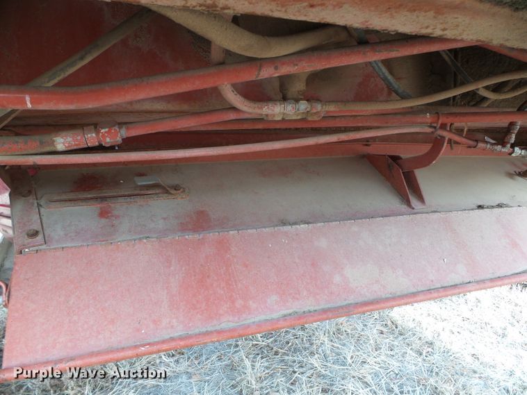 image for item DH4759 1989 Hesston 8400 windrower