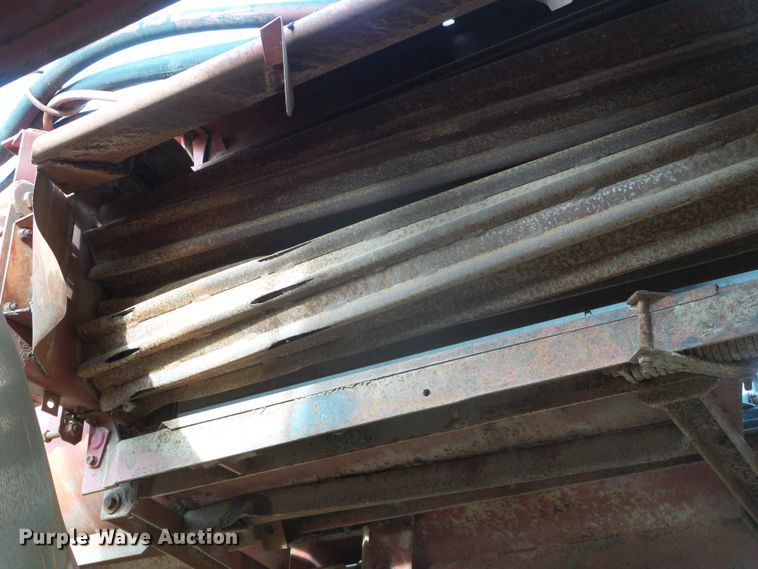 image for item DH4759 1989 Hesston 8400 windrower