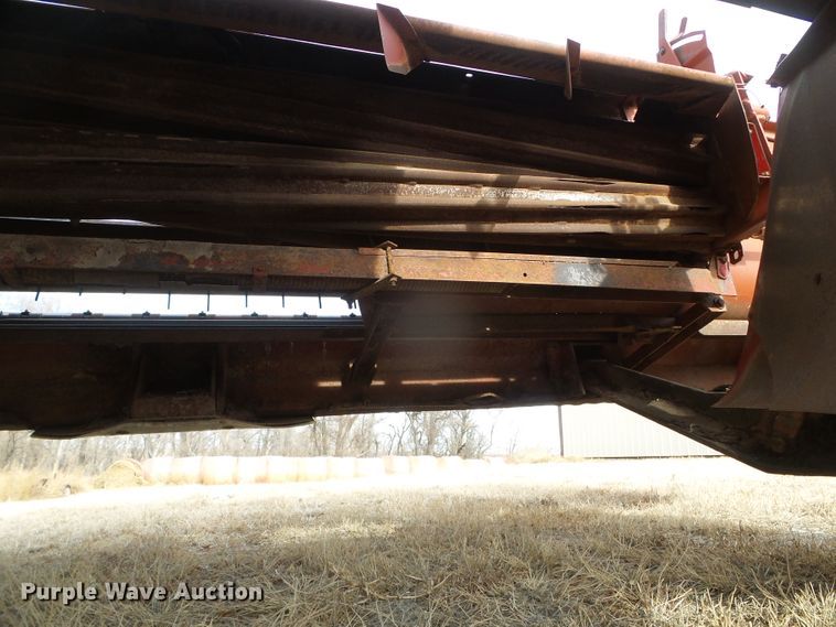 image for item DH4759 1989 Hesston 8400 windrower