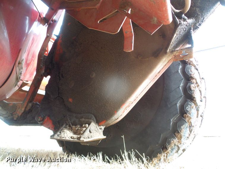 image for item DH4759 1989 Hesston 8400 windrower