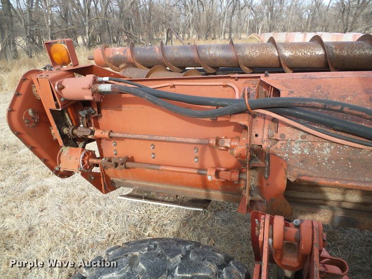 image for item DH4759 1989 Hesston 8400 windrower