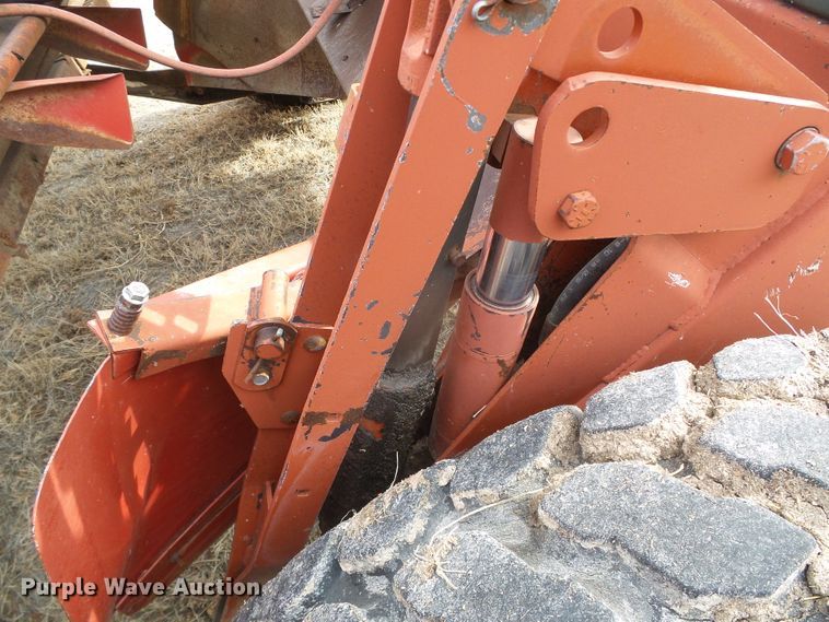 image for item DH4759 1989 Hesston 8400 windrower