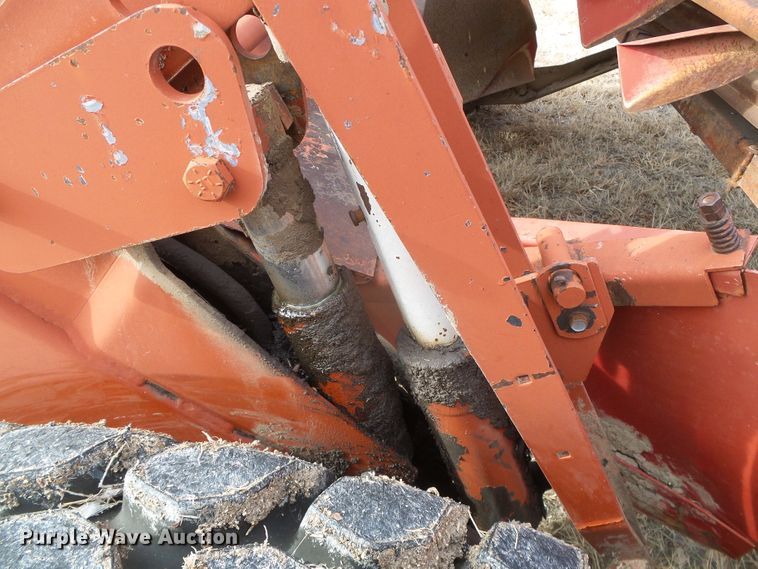 image for item DH4759 1989 Hesston 8400 windrower