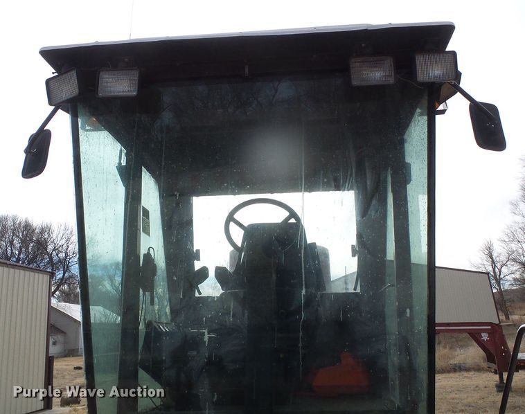 image for item DH4759 1989 Hesston 8400 windrower