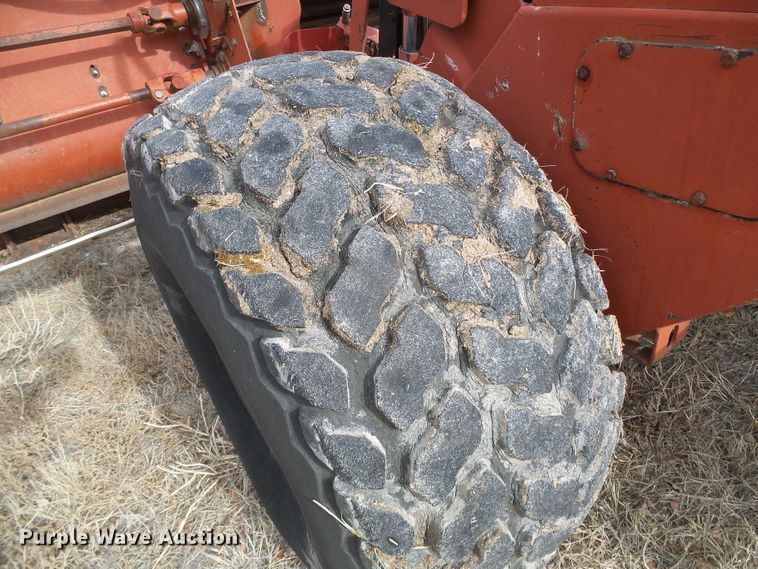 image for item DH4759 1989 Hesston 8400 windrower